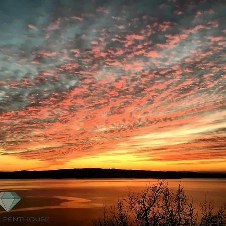 アパート Larimar Penthouse