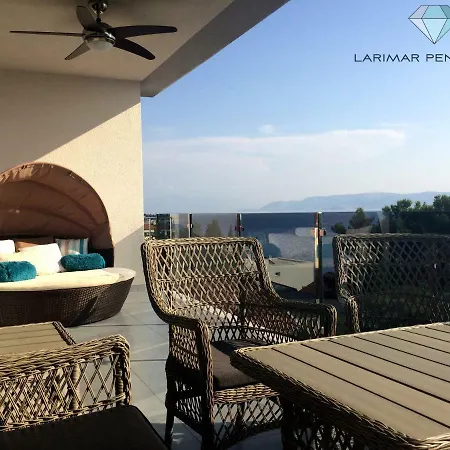 Larimar Penthouse ツリクヴェニツァ