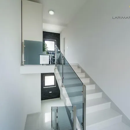 Larimar Penthouse アパート