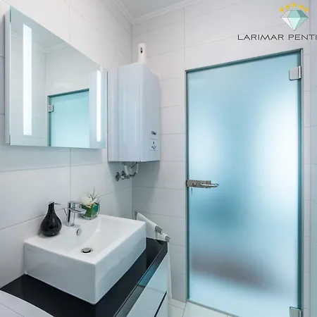 Larimar Penthouse