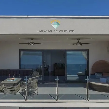 Larimar Penthouse شقة