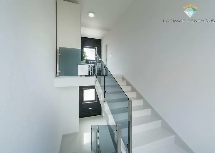 Larimar Penthouse Lejlighed