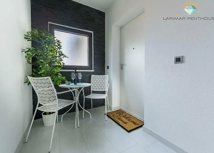 Larimar Penthouse Lejlighed