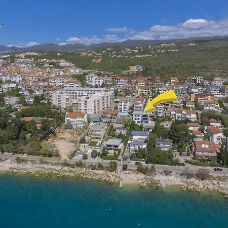 Larimar Penthouse Apartament *